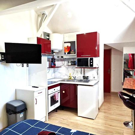 08 - Tres Joli Studio Tout Equipe Avec Parking Privatif Gratuit, Grand Fourgon Possible, Tout Le Linge De Maison Est Fourni Razac-sur-lʼIsle Dış mekan fotoğraf