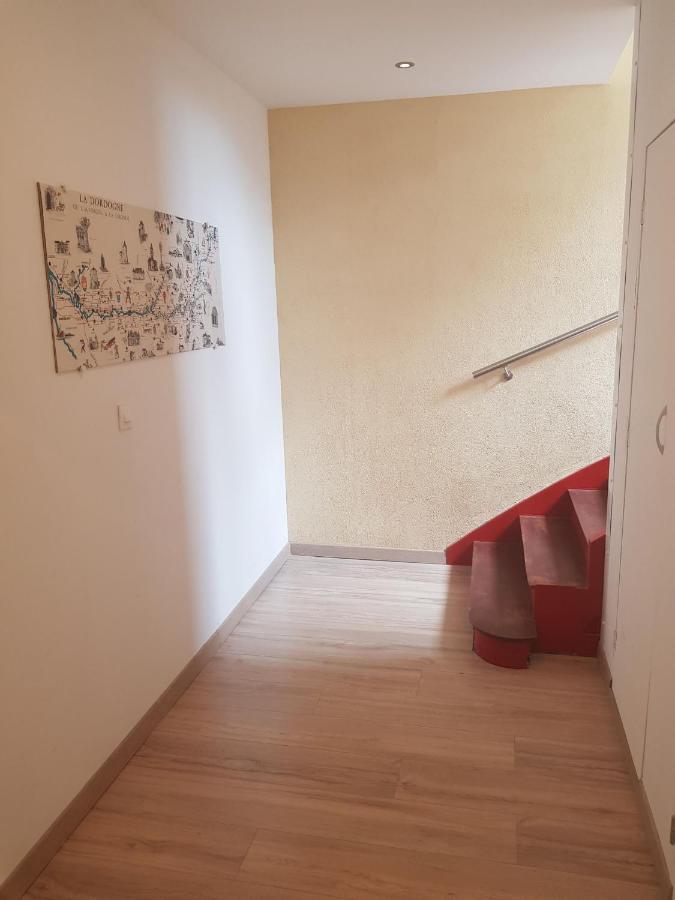 08 - Tres Joli Studio Tout Equipe Avec Parking Privatif Gratuit, Grand Fourgon Possible, Tout Le Linge De Maison Est Fourni Razac-sur-lʼIsle Dış mekan fotoğraf