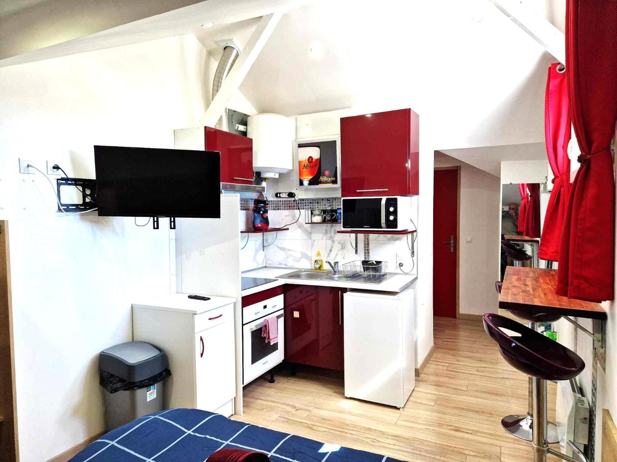 08 - Tres Joli Studio Tout Equipe Avec Parking Privatif Gratuit, Grand Fourgon Possible, Tout Le Linge De Maison Est Fourni Razac-sur-lʼIsle Dış mekan fotoğraf