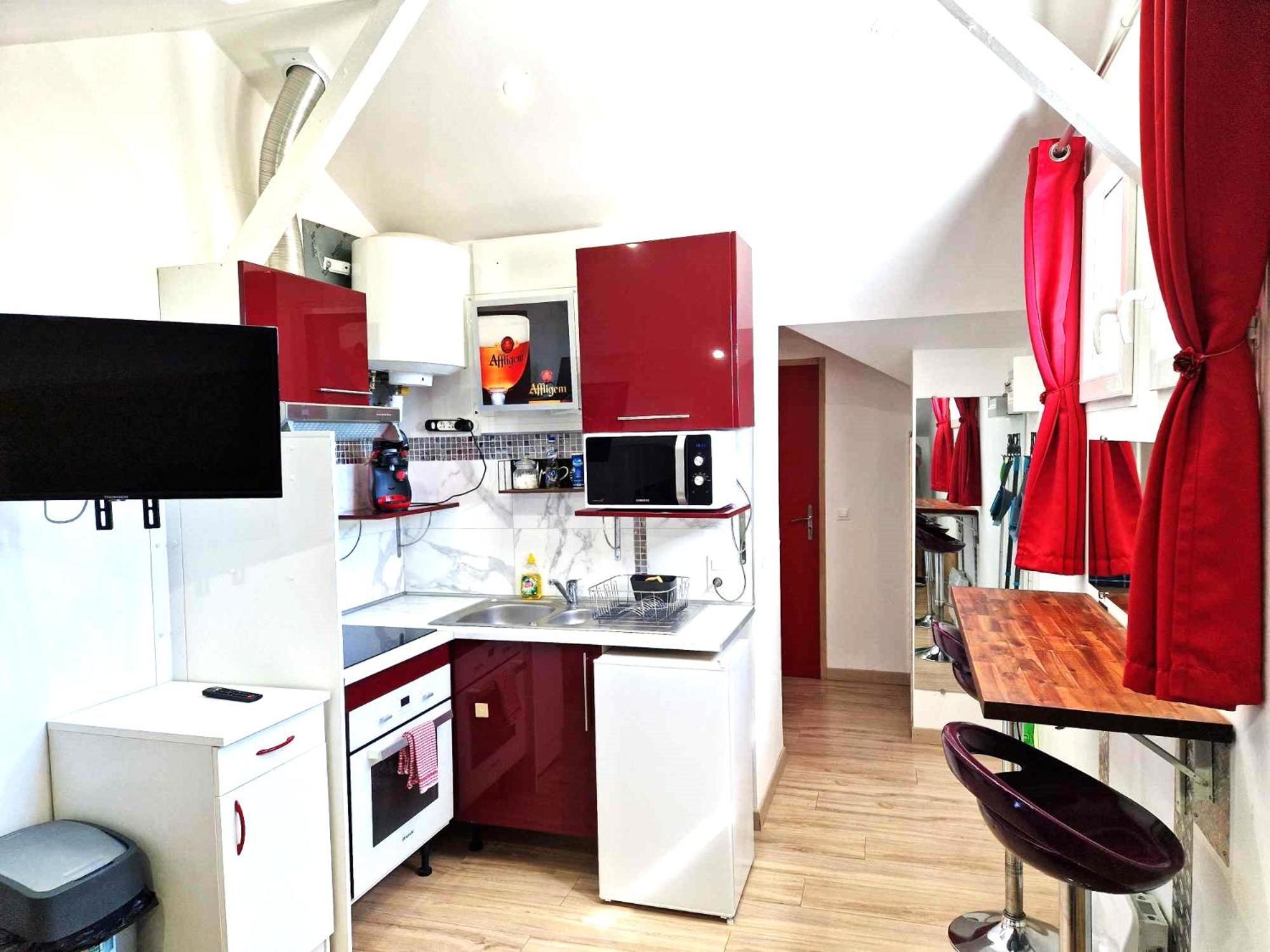 08 - Tres Joli Studio Tout Equipe Avec Parking Privatif Gratuit, Grand Fourgon Possible, Tout Le Linge De Maison Est Fourni Razac-sur-lʼIsle Dış mekan fotoğraf