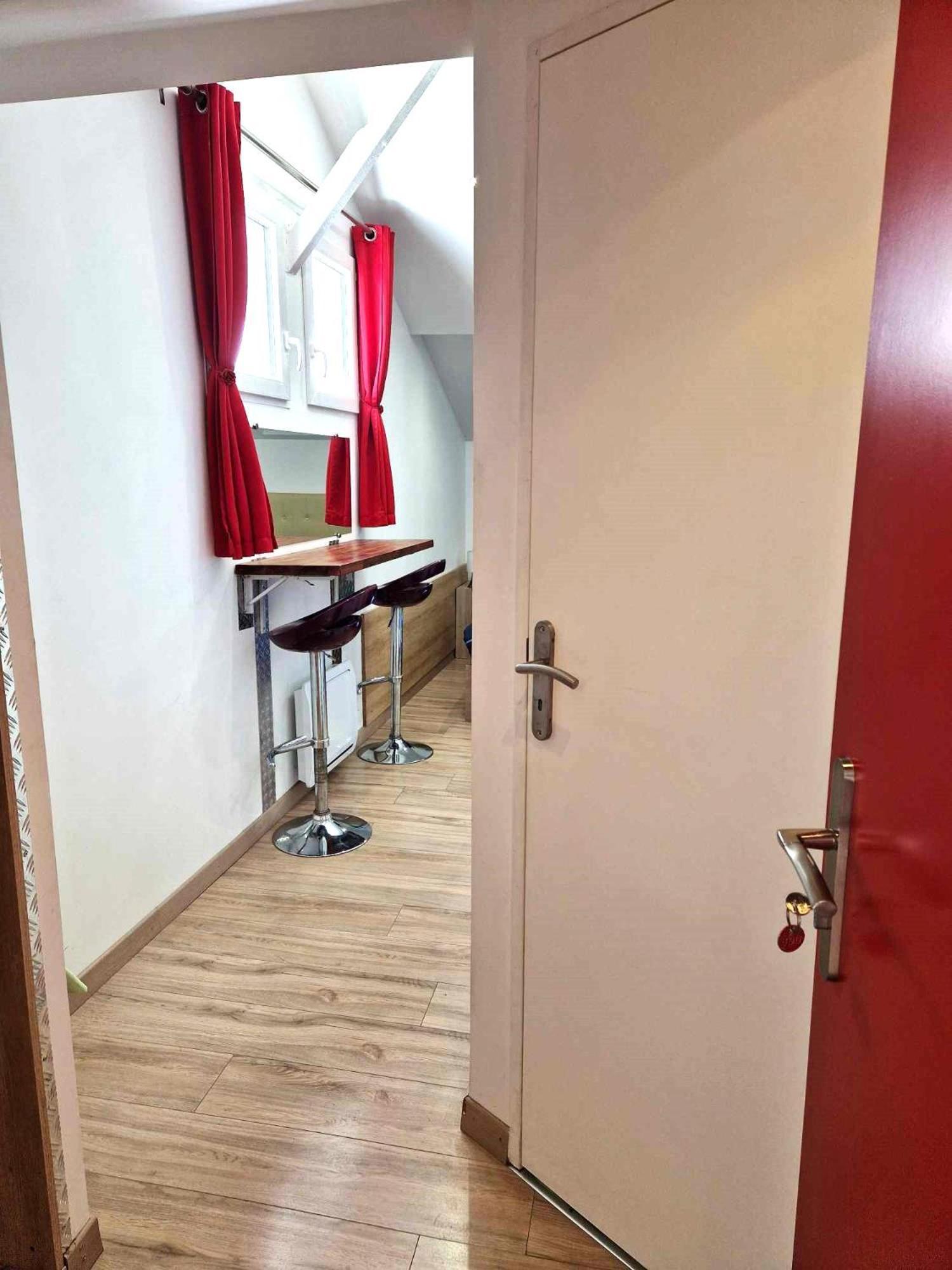08 - Tres Joli Studio Tout Equipe Avec Parking Privatif Gratuit, Grand Fourgon Possible, Tout Le Linge De Maison Est Fourni Razac-sur-lʼIsle Dış mekan fotoğraf
